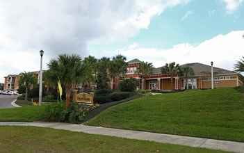Grand Reserve in Zephyrhills, FL - Foto de edificio - Building Photo