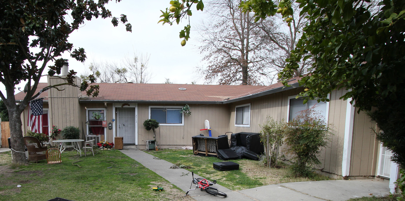 2562 Antoine Ct in Stockton, CA - Building Photo