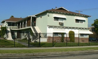 11535 Sylvan St in North Hollywood, CA - Foto de edificio - Building Photo