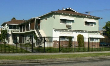 11535 Sylvan St in North Hollywood, CA - Building Photo - Building Photo