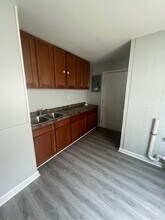 24543 Valley Ave in Eastpointe, MI - Building Photo - Building Photo
