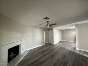 6727 W Charleston Blvd in Las Vegas, NV - Building Photo - Building Photo