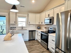 4912 Plumthicket Dr in Manhattan, KS - Building Photo - Building Photo