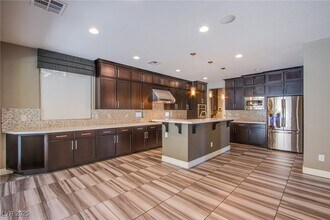 5863 Glory Heights Dr in Las Vegas, NV - Building Photo - Building Photo