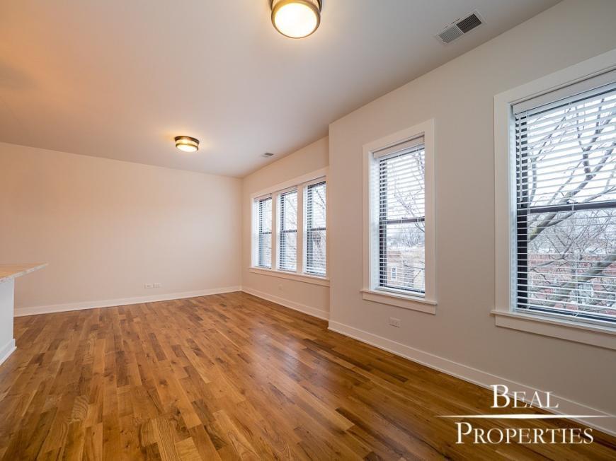 2209 W Eastwood Ave in Chicago, IL - Building Photo