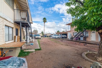 160 S Doran in Mesa, AZ - Foto de edificio - Building Photo