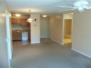 305 Lime Kiln Rd in South Burlington, VT - Building Photo - Building Photo