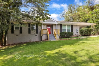 574 Stonewood Dr in Stone Mountain, GA - Foto de edificio - Building Photo