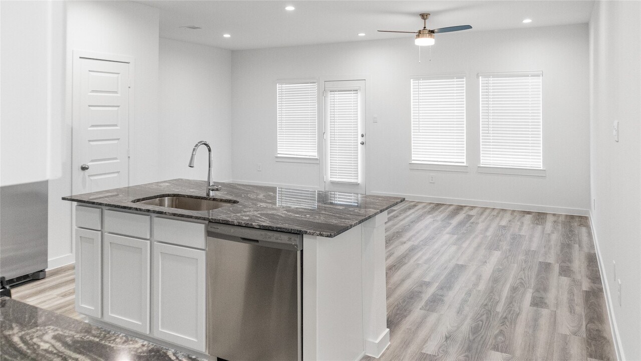 2833 Lisburn Ter Ln in Houston, TX - Building Photo