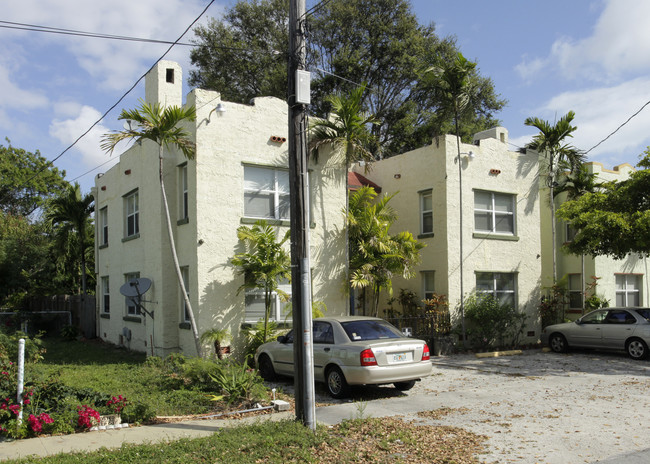 1067 NE 127th St in Miami, FL - Building Photo - Building Photo