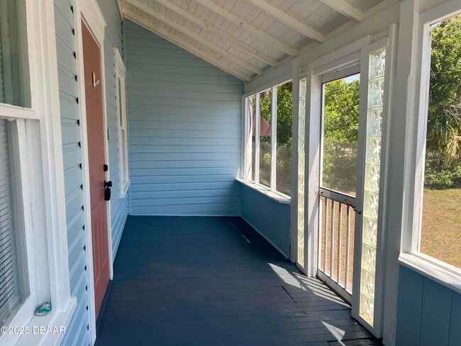 136 S Peninsula Dr in Daytona Beach, FL - Building Photo - Building Photo