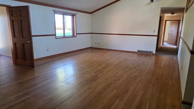 620 East St S in Grinnell, IA - Building Photo - Building Photo