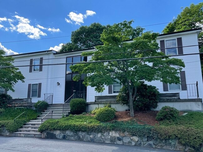 19 Hart St in Melrose, MA - Building Photo - Building Photo