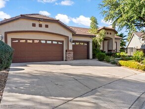 2547 Serenity Hollow Dr in Henderson, NV - Building Photo - Building Photo
