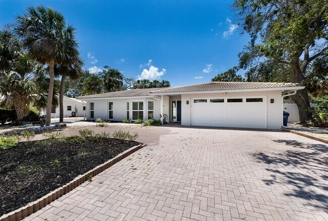 620 Venice Ln in Siesta Key, FL - Building Photo - Building Photo