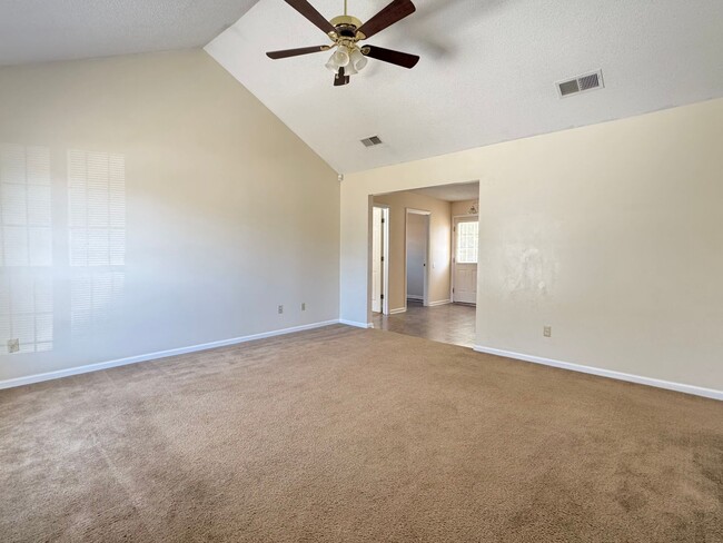 1748 Ashton Dr in Hinesville, GA - Building Photo - Building Photo