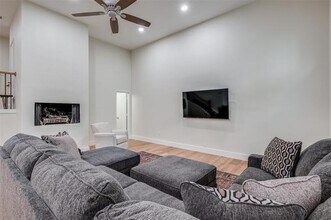 9123 Chapel Valley Rd in Dallas, TX - Building Photo - Building Photo