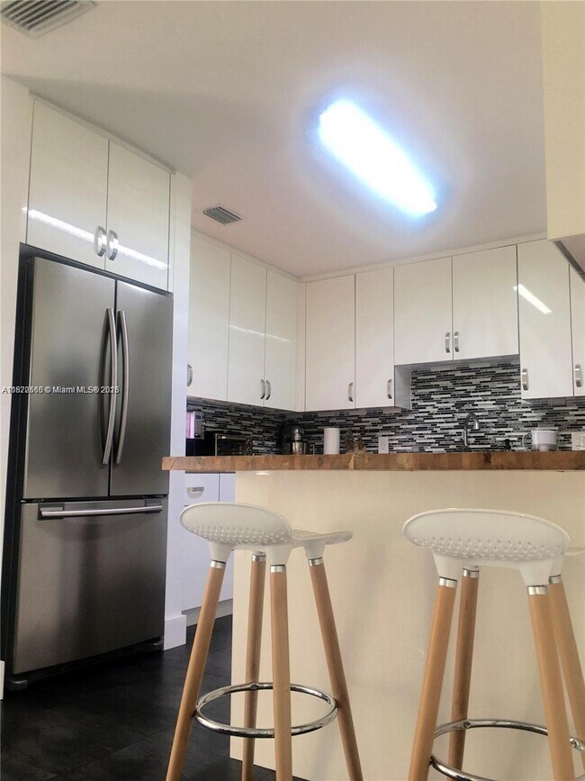 1790 NE 173rd St in North Miami Beach, FL - Building Photo - Building Photo