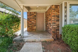 6708 Elk Canyon Rd in Oklahoma City, OK - Building Photo - Building Photo