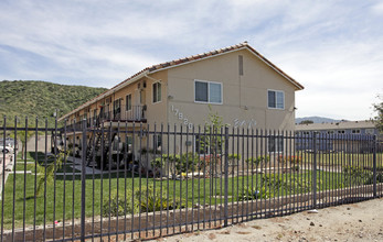 17920 Sierra Hwy in Santa Clarita, CA - Building Photo - Building Photo