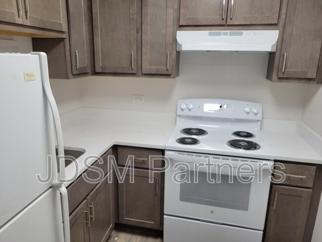 5605 W Warren Ave in Denver, CO - Building Photo - Building Photo