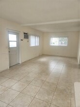 2111 NE 42nd Ct in Lighthouse Point, FL - Building Photo - Building Photo