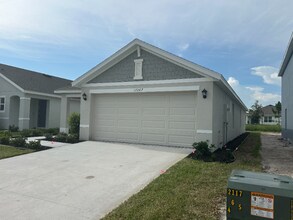 5105 Red Rooster Rd in Parrish, FL - Foto de edificio - Building Photo