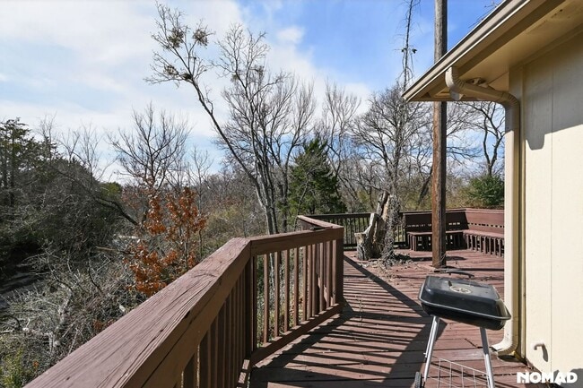 2102 W Bear Creek Rd in Red Oak, TX - Building Photo - Building Photo