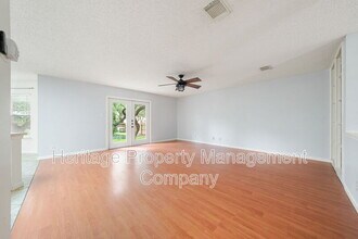 17427 Sapphire Rim Dr in San Antonio, TX - Building Photo - Building Photo