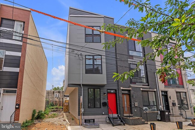 property at 1526 W Seybert St