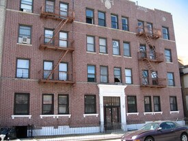 26 Bay 25th St in Brooklyn, NY - Building Photo