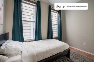 Private bedroom in 4 bed/1 bath Home in Chicago, IL - Building Photo - Building Photo