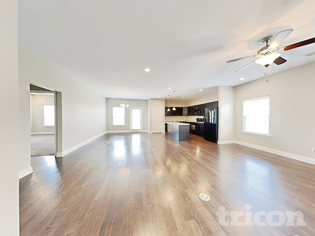 200 Bexley Way in White House, TN - Foto de edificio - Building Photo