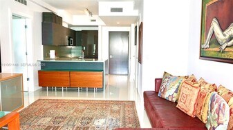 1080 Brickell Ave in Miami, FL - Building Photo