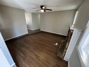 1274 E Rockhill St in Springfield, MO - Building Photo - Building Photo