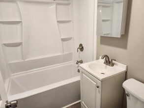 101 Sunrise Terrace in Salina, NY - Building Photo - Building Photo