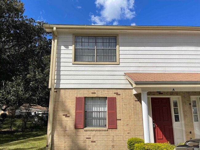 property at 2618 Old Bainbridge Rd