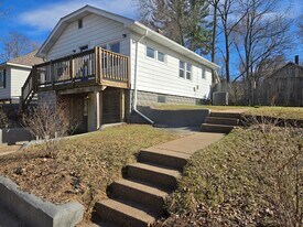 1215 Fairway St in Eau Claire, WI - Building Photo