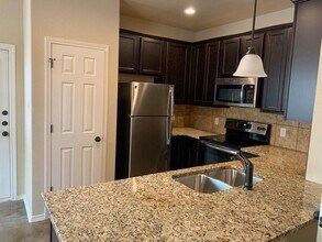 216 Samuel Dr in Mustang Ridge, TX - Building Photo - Building Photo