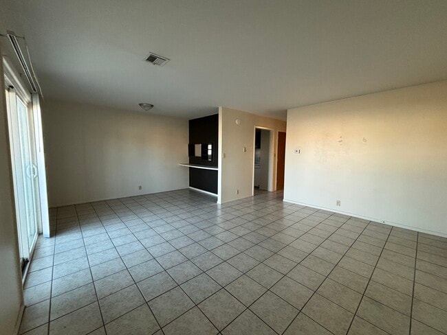 property at 907 E 12th Ave