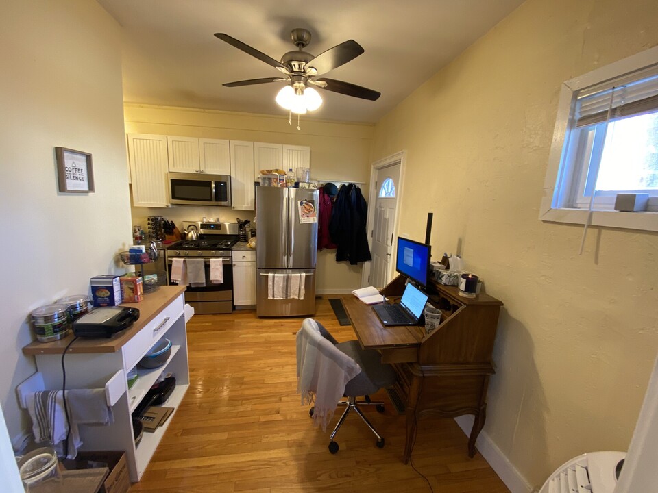 39 Cross St, Unit S in Somerville, MA - Foto de edificio