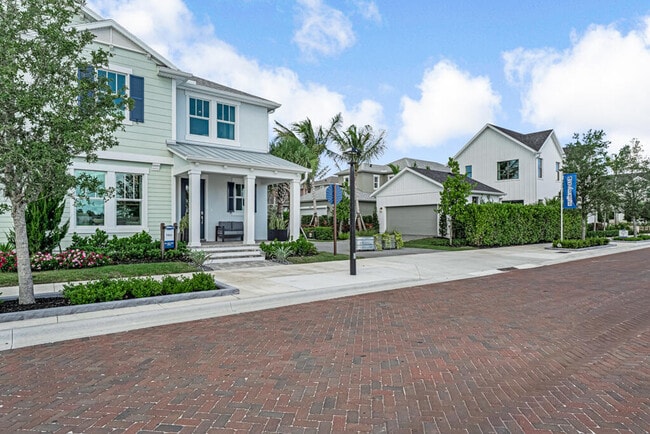 825 SW Pr Ave in Palm City, FL - Building Photo - Building Photo