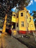 7 Lancaster St in Providence, RI - Building Photo