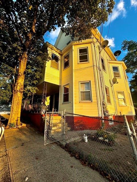 7 Lancaster St
