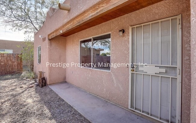 property at 2727 N Dodge Blvd