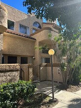 2046 S Bon View Ave, Unit D in Ontario, CA - Building Photo - Building Photo