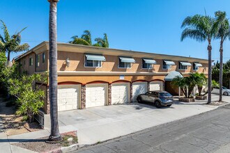 316 Gladys Ave in Long Beach, CA - Building Photo - Building Photo