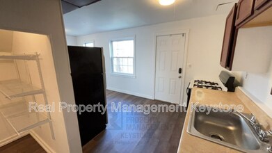 138 Delaware Dr in Coraopolis, PA - Building Photo - Building Photo