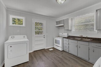 1910 Riverside Dr in Nashville, TN - Building Photo - Building Photo