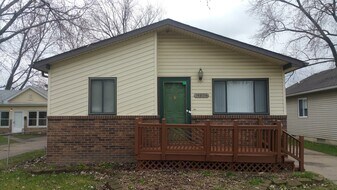 14896 Alberta Ave in Warren, MI - Building Photo